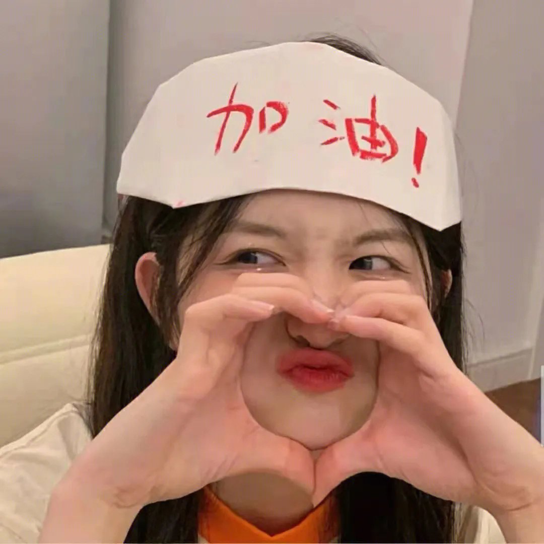 泳池里的女人